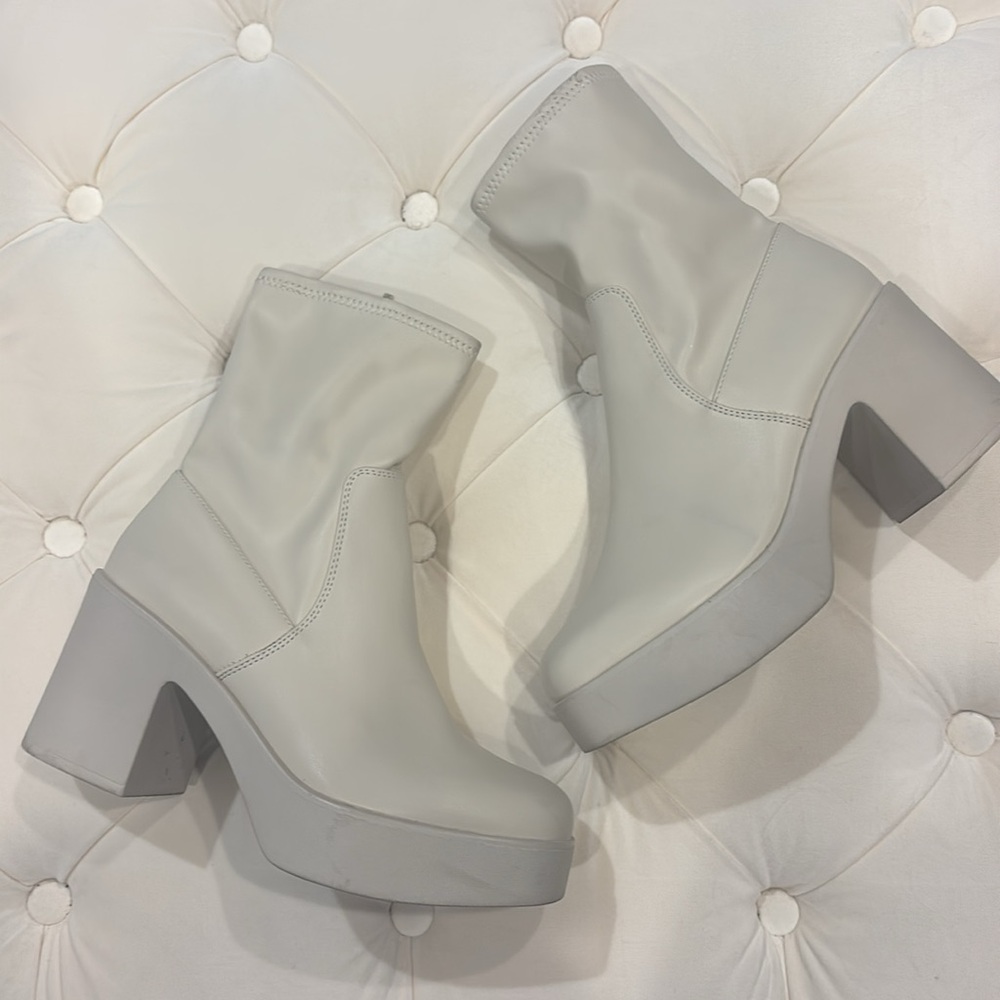 Aldo chunky Cream Ankle Boots